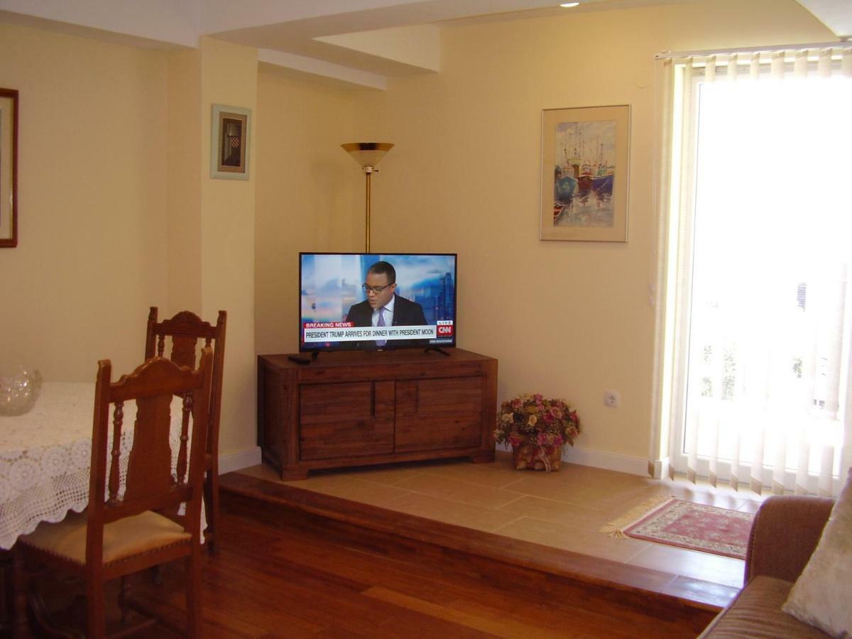 Water View Brand New Apartment, Short Stroll To Beach, Peaceful! Košljun Zewnętrze zdjęcie